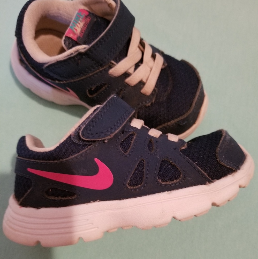 Shoes - Picture 2 of 3